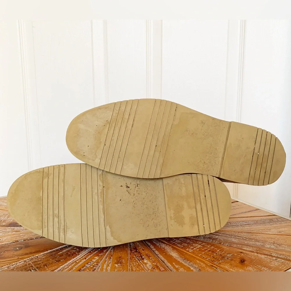 NWT Banana Republic Men’s Light Tan Sueded Oxford Shoes in Size 11 - Picture 2 of 6